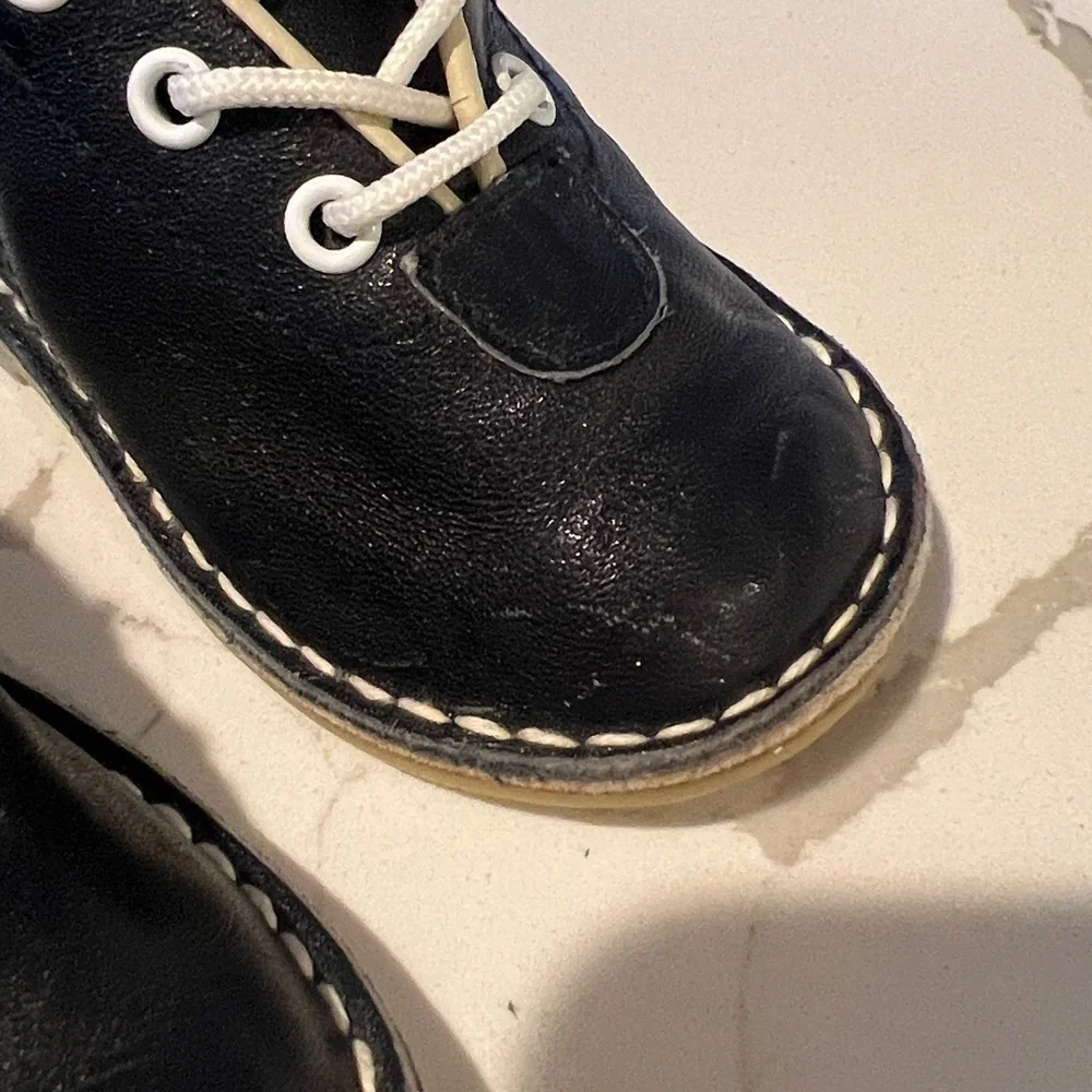 Vintage G. Bell Navy Perforated Walking Shoes Childrens Sz 6